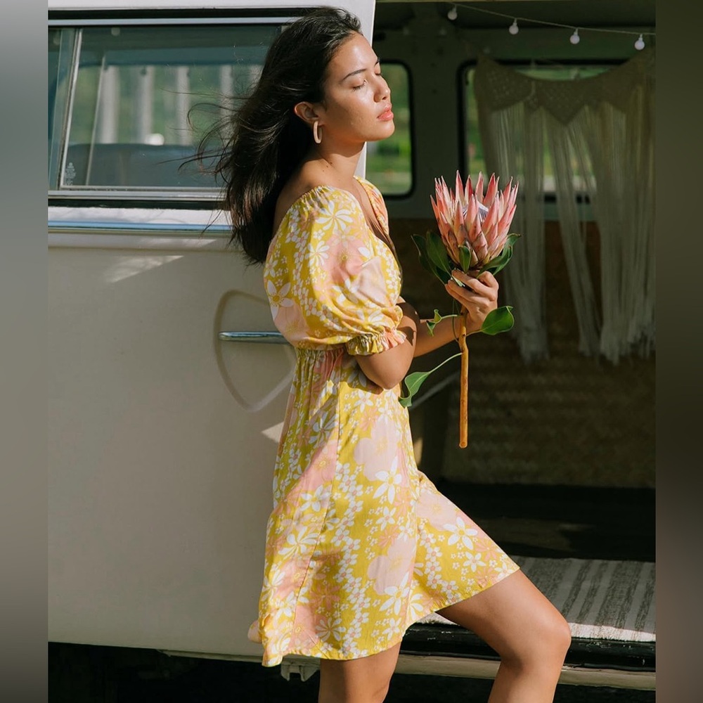 YIREH X Eternal Summer Hawai’i limited edition collab. Color: Yellow/peach/wht